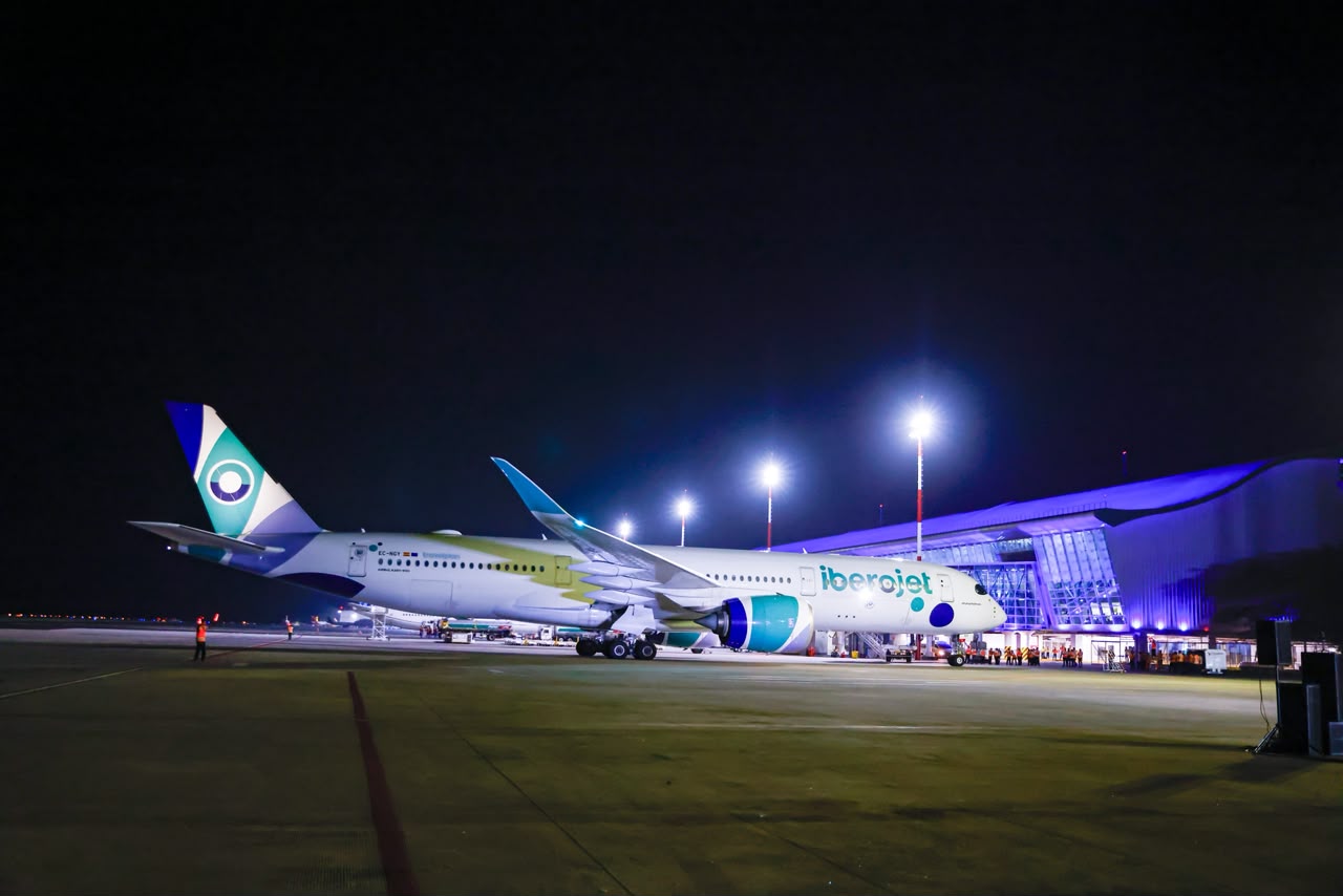 inauguran-nueva-conexion-aerea-de-iberojet-entre-el-salvador-y-espana